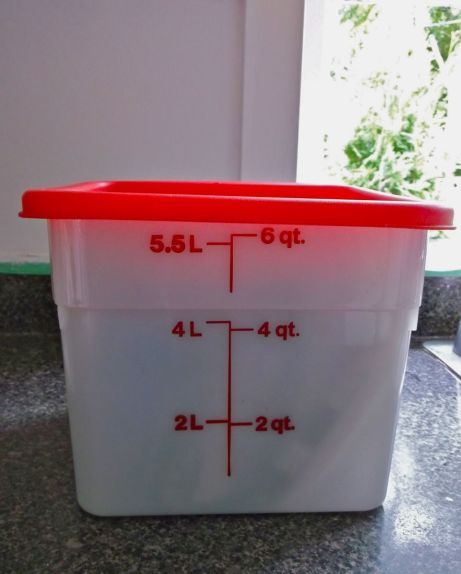 CompostKitchenScrapBin