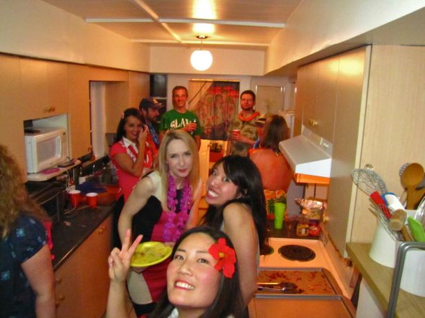 HousewarmingLuau - 14