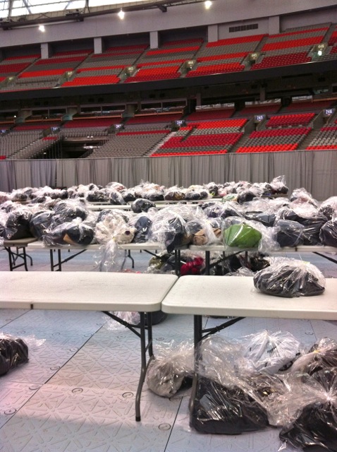 Lululemon BC Place Warehouse Sale 2013 - 04