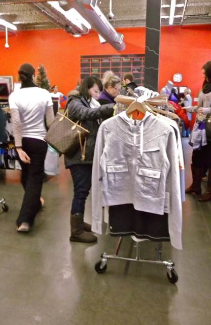 Lululemon Outlet - Vancouver - 1